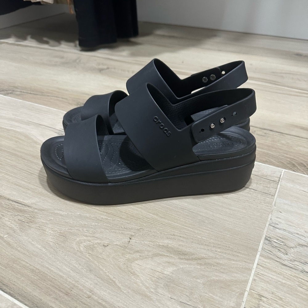 Crocs Brooklyn low wedge